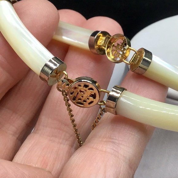 🌺Vintage Gold & Mother of Pearl Bracelet - Picture 6 of 15